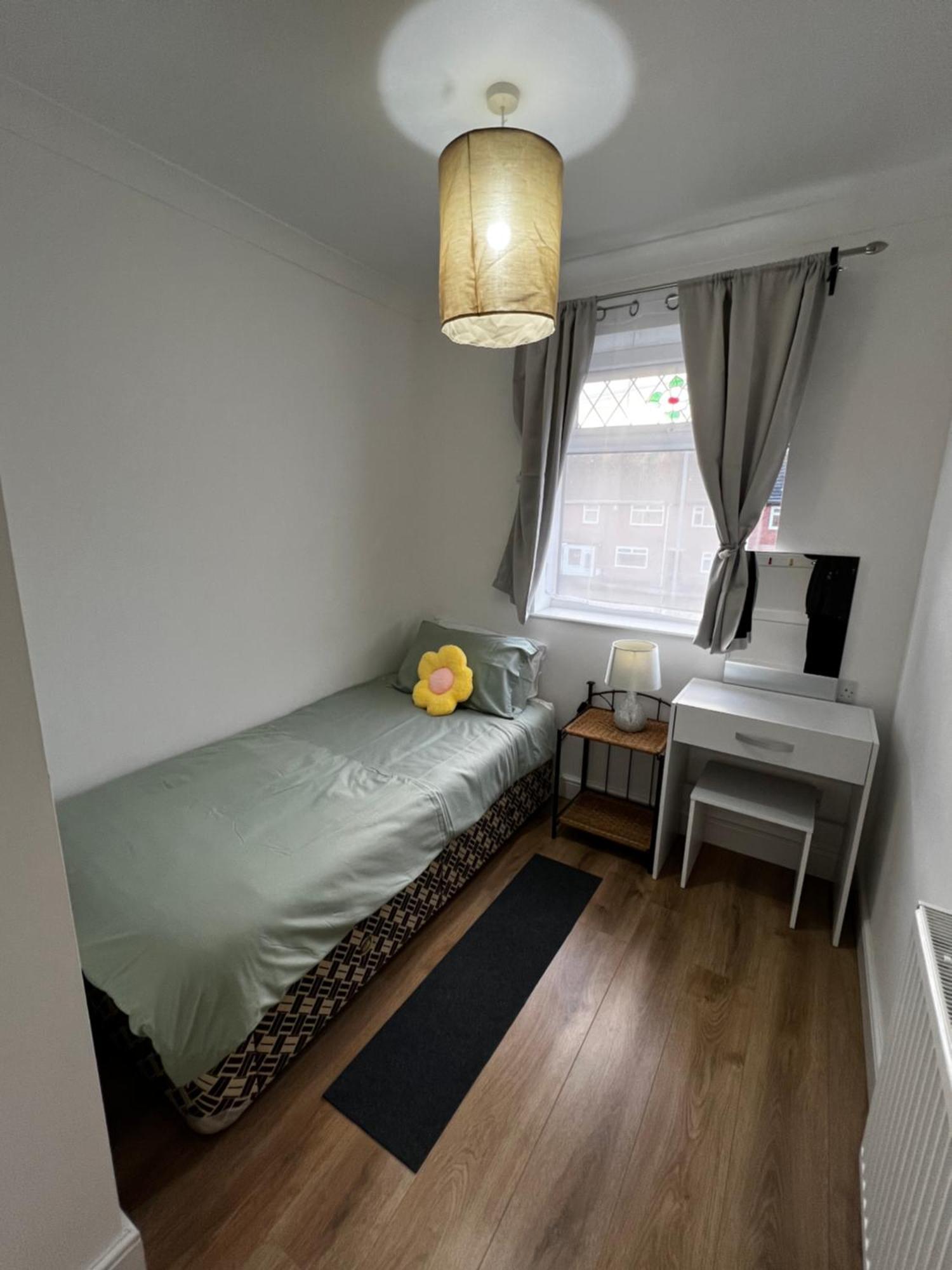 Springfield House- Near Newcastle Centre, Hospital And Keele University! Stoke-on-Trent Buitenkant foto